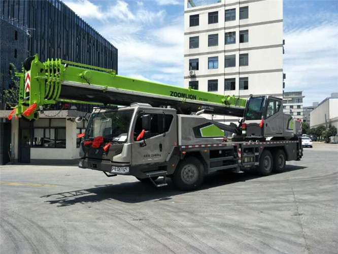 白河县跨街广告牌的高空安装注意事项